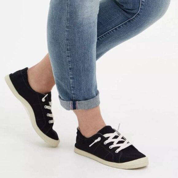 Torrid Riley Ruched Sneaker Size 8 (WW) - Picture 1 of 7